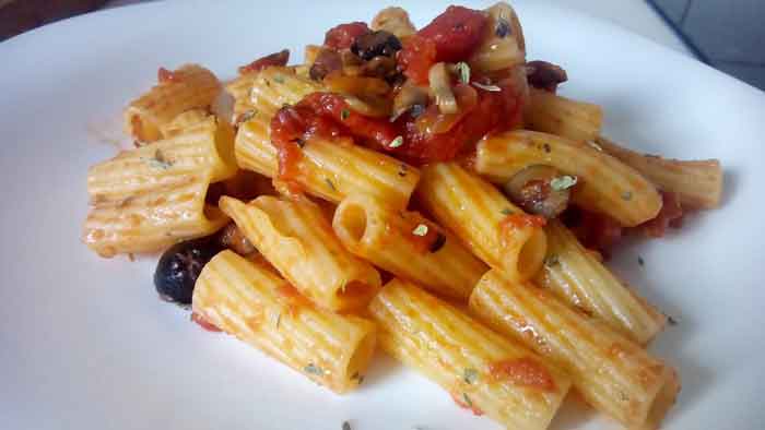 Macarrones con tomate